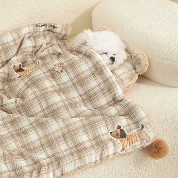 Cotton and sherpa Blanket & Pillow Gift Set - Petlland private label sourcing