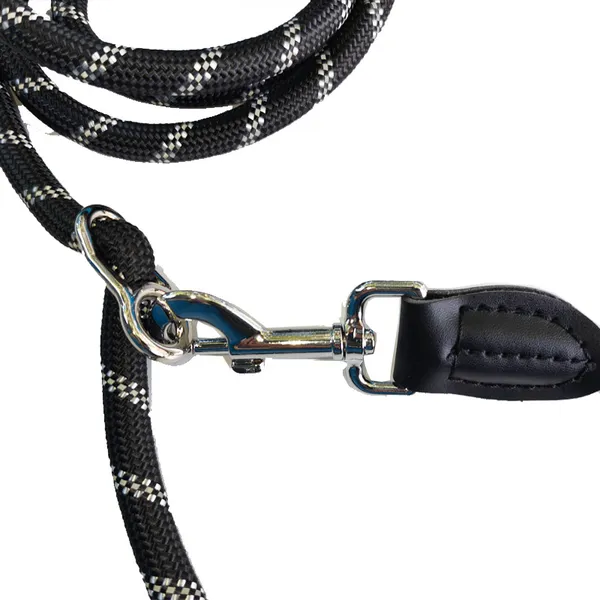 Crossbody Multi-Function Leash, clip detail - Petlland private label sourcing